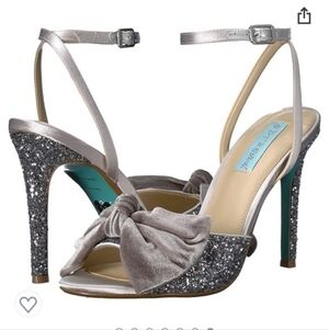 NEW Blue by Betsey Johnson Jilly glitter Ankle Strap Gray Silver Heel Size 10